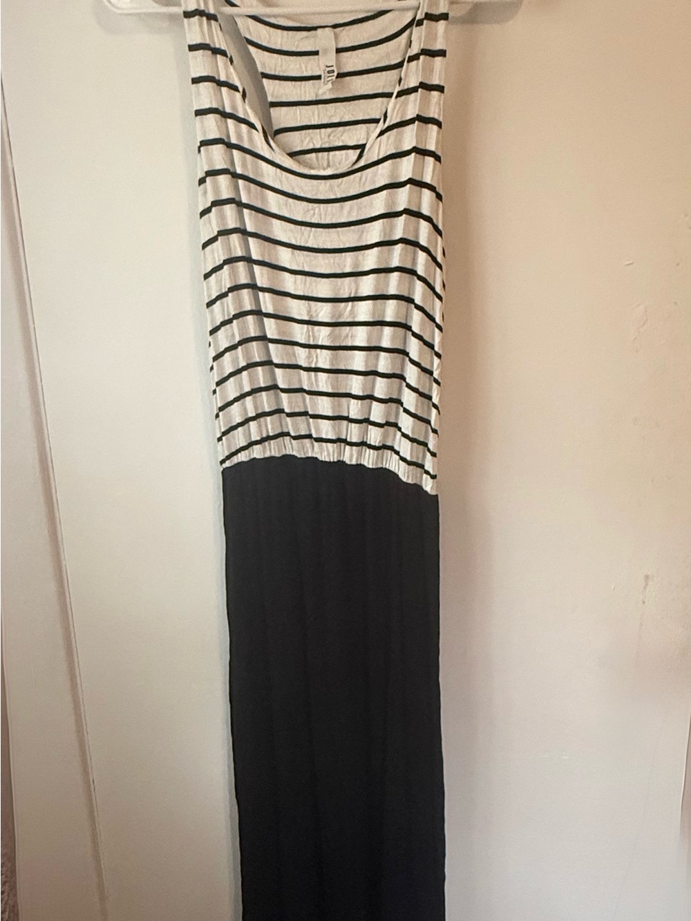 Jolie Black and White Sleeveless Striped Maxi Dress